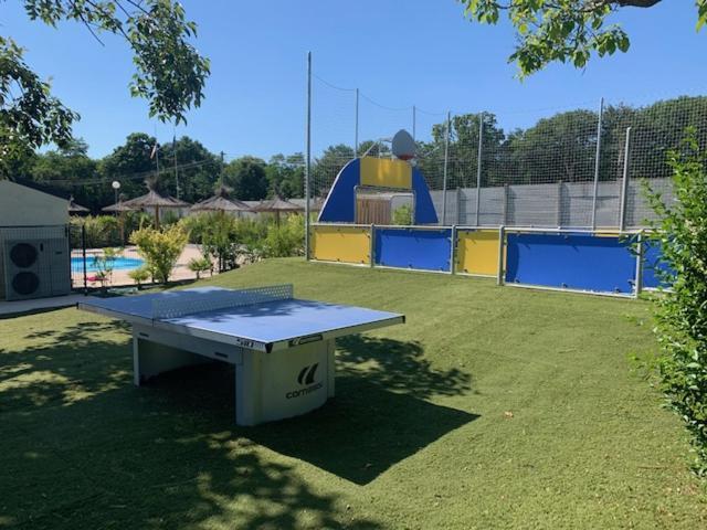 Camping Le Ruisseau Saint-André-de-Seignaux Exteriör bild