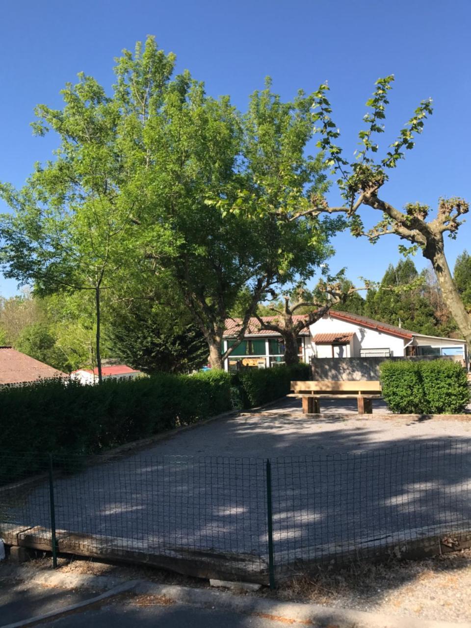 Camping Le Ruisseau Saint-André-de-Seignaux Exteriör bild
