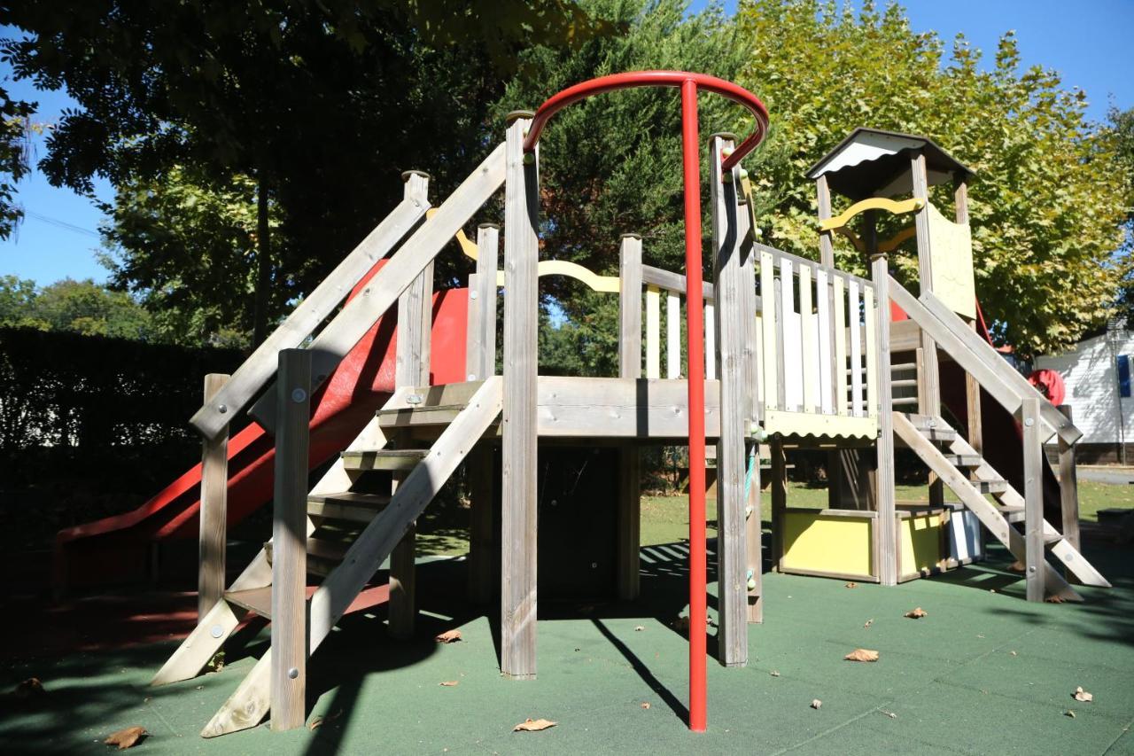 Camping Le Ruisseau Saint-André-de-Seignaux Exteriör bild